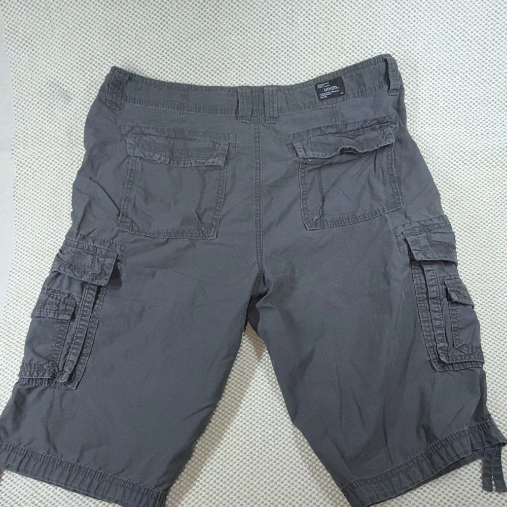 Union. Men's Gray Cargo Shorts Cotton Canvas Flat Front Cargo Pockets